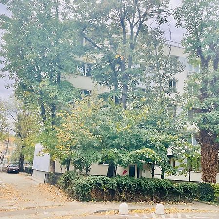 בוקרשט Thias Apartment -Parter, Langa Spitalul Marie Curie מראה חיצוני תמונה