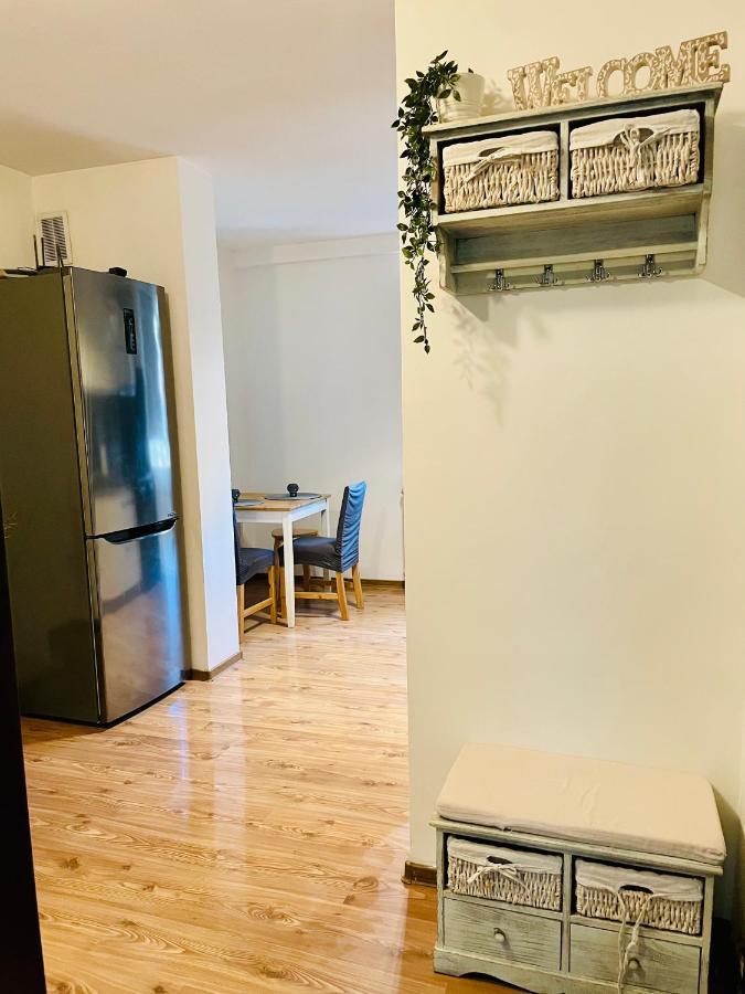 בוקרשט Thias Apartment -Parter, Langa Spitalul Marie Curie מראה חיצוני תמונה